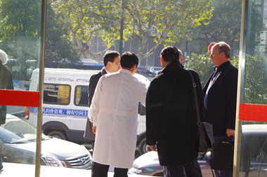 美国约翰.霍普金斯大学副校长来我院访问